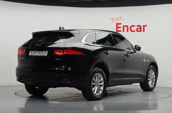 Jaguar F-PACE 20d Portfolio — пробег 109 126 км — фото 2 из 5