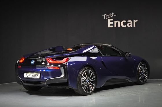 BMW i8 Roadster — пробег 34 866 км — фото 2 из 5