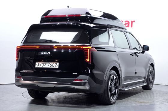Kia Carnival HEV 4-Seater Hi Limousine Signature — пробег 59 339 км — фото 2 из 5