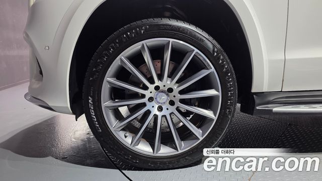 Mercedes-Benz GLS-Class GLS500 4MATIC — пробег 122 300 км — фото 5 из 5