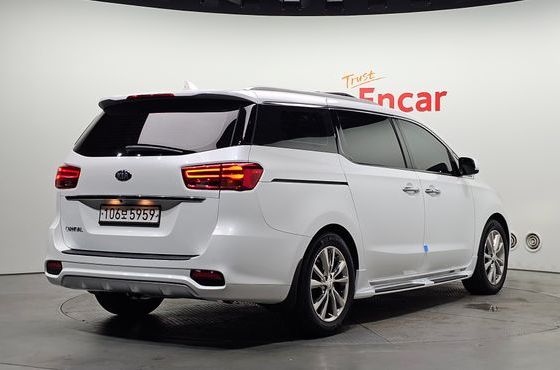 Kia Carnival 9-Seater Noblesse Special — пробег 131 845 км — фото 2 из 5