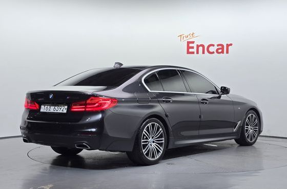 BMW 5-Series 530i M Sport Package Plus — пробег 109 056 км — фото 2 из 5
