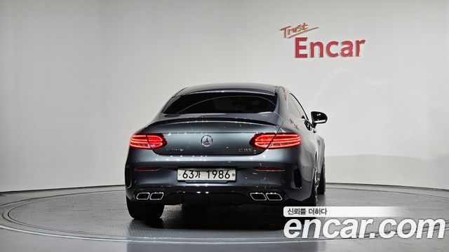 Mercedes-Benz C-Class C63 AMG Coupe — пробег 7 945 км — фото 4 из 5