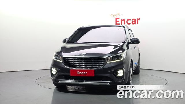Kia Carnival 7-Seater Limousine VIP — пробег 169 920 км — фото 3 из 5