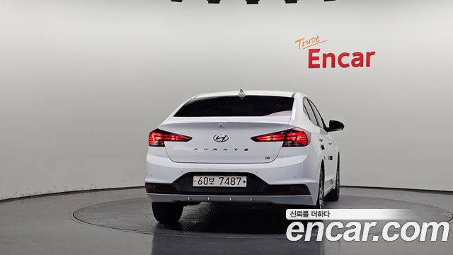 Hyundai AVANTE из Кореи Encar