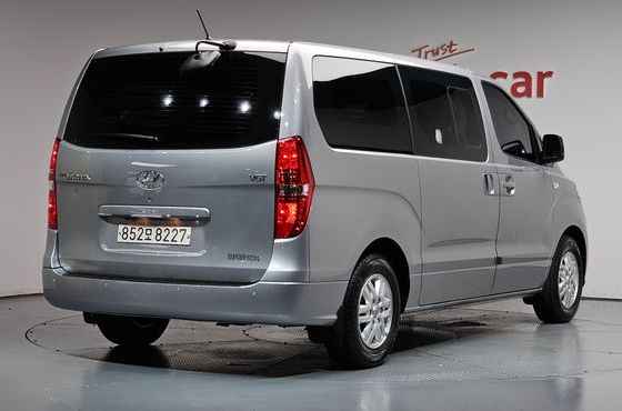Hyundai Starex Van 5-Seater Smart — пробег 67 882 км — фото 2 из 5