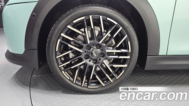 Mini Cooper Favoured — пробег 36 444 км — фото 5 из 5