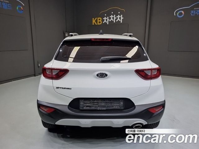Kia Stonic из Кореи Encar