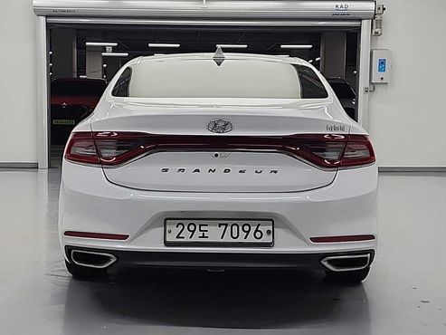 Hyundai Grandeur Exclusive Special — пробег 116 214 км — фото 3 из 5