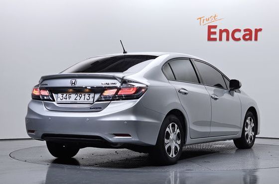 Honda Civic HYBRID 9th — пробег 165 346 км — фото 2 из 5