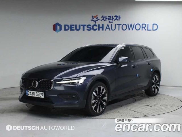 Volvo V60 B5 Ultimate AWD — пробег 46 436 км — фото 1 из 5
