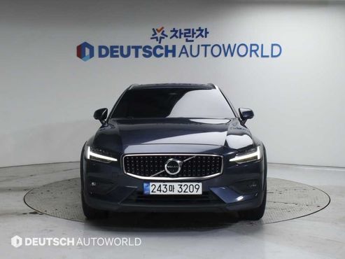 Volvo V60 B5 Ultimate AWD — пробег 46 436 км — фото 3 из 5