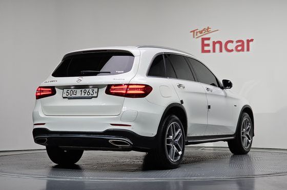 Mercedes-Benz GLC-Class GLC350e 4MATIC AMG Line — пробег 73 049 км — фото 2 из 5