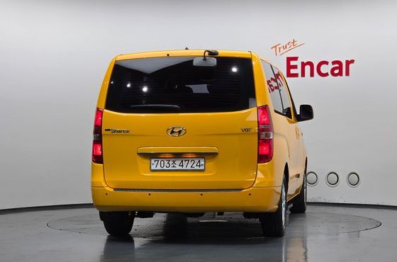 Hyundai Starex Wagon 12-Seater Smart — пробег 64 507 км — фото 4 из 5