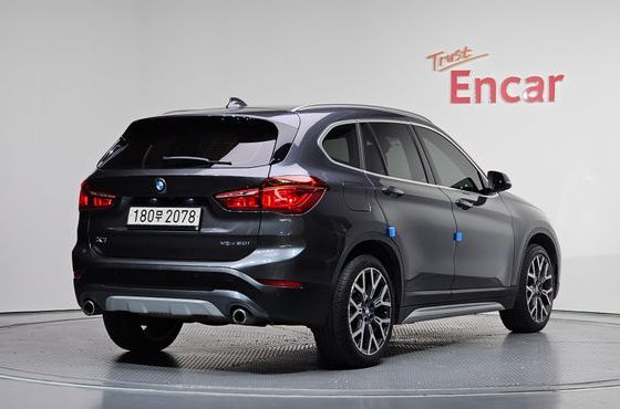 BMW X1 xDrive 20i xLine — пробег 85 626 км — фото 2 из 5