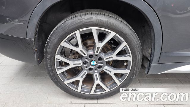 BMW X1 xDrive 20i xLine — пробег 85 626 км — фото 5 из 5