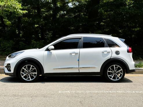 Kia Niro 1.6 HEV Signature — пробег 46 000 км — фото 2 из 5
