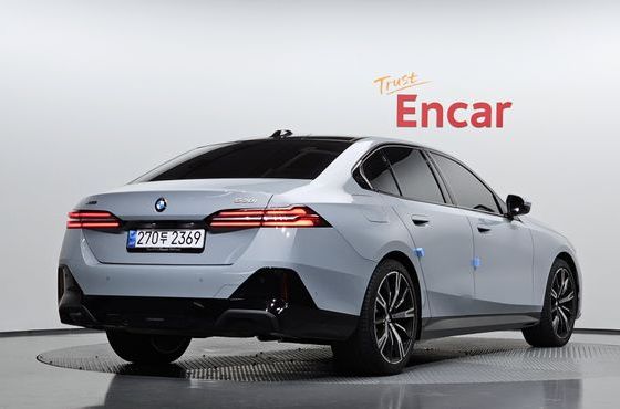 BMW 5-Series 530i xDrive M Sport — пробег 4 781 км — фото 2 из 5