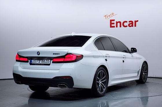 BMW 5-Series 520i M Sport — пробег 15 325 км — фото 2 из 5
