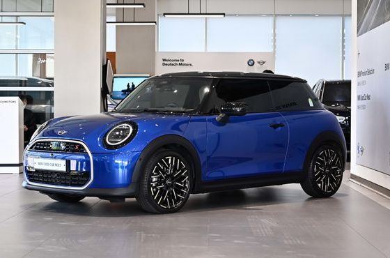 Mini Cooper Favoured — пробег 9 093 км — фото 1 из 5