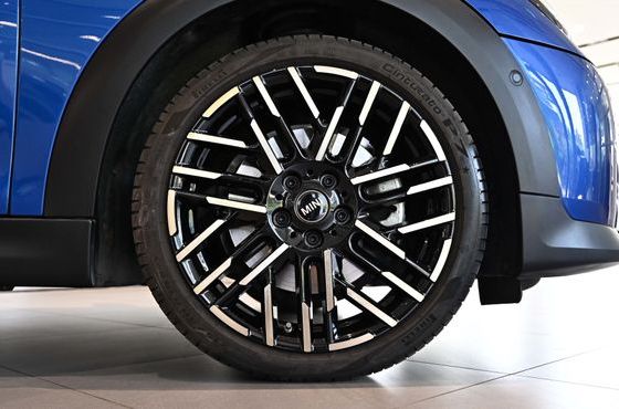 Mini Cooper Favoured — пробег 9 093 км — фото 5 из 5