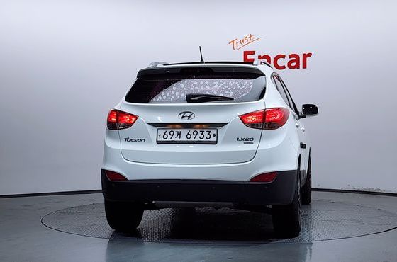 Hyundai Tucson Diesel 2WD LX20 Luxury — пробег 196 779 км — фото 4 из 5
