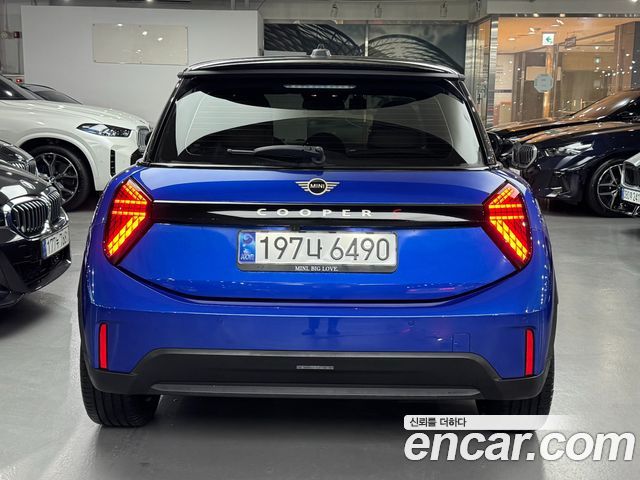 Mini Cooper Favoured — пробег 4 278 км — фото 3 из 5