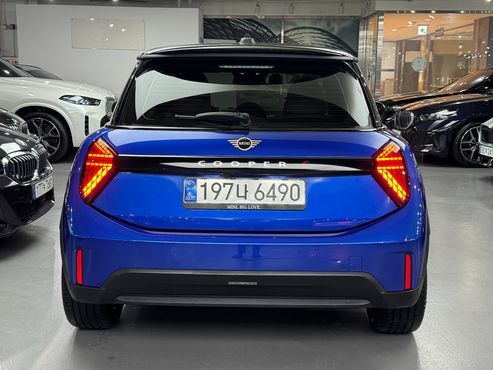 Mini Cooper Favoured — пробег 4 278 км — фото 3 из 5