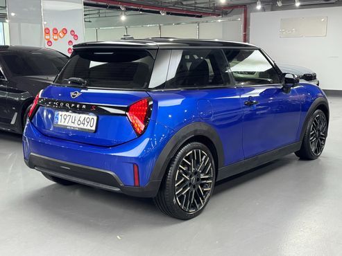 Mini Cooper Favoured — пробег 4 278 км — фото 4 из 5