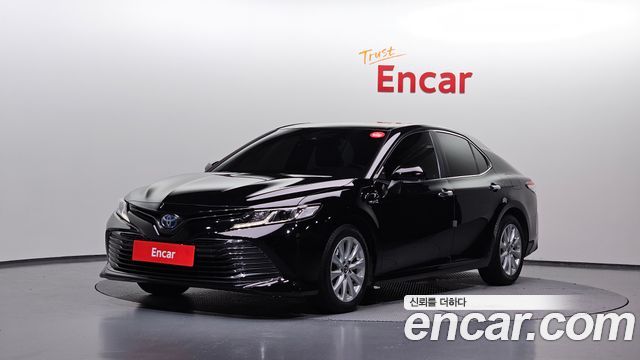 Toyota Camry 2.5 LE Hybrid — пробег 60 574 км — фото 1 из 5