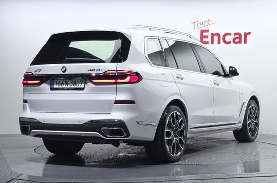 BMW X7 xDrive 40i M Sport 7STR — пробег 44 600 км — фото 2 из 5