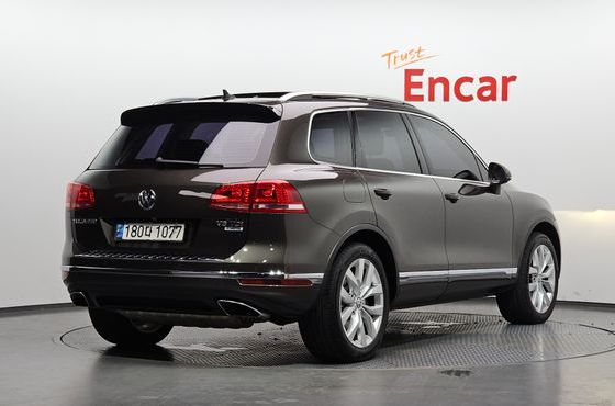 Volkswagen Touareg V6 3.0 TDI Bluemotion Premium 7P5 — пробег 256 586 км — фото 2 из 5