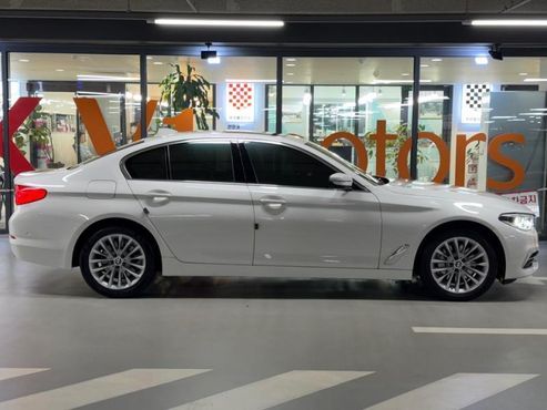 BMW 5-Series 530i xDrive Luxury Plus — пробег 74 615 км — фото 2 из 5