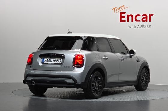 Mini Cooper 5Door Classic Third Generation — пробег 20 145 км — фото 2 из 5