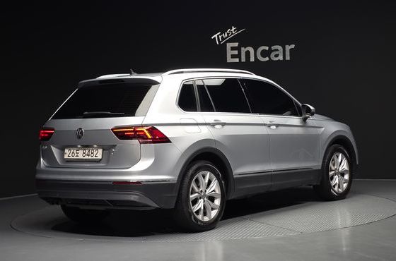 Volkswagen Tiguan 2.0 TDI Premium — пробег 109 550 км — фото 2 из 5