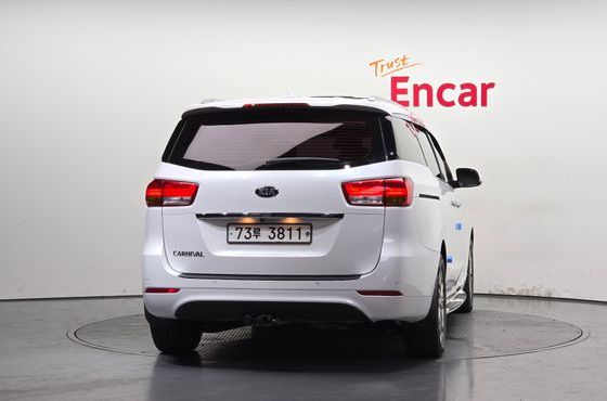 Kia Carnival 11-seater Prestige — пробег 139 431 км — фото 4 из 5