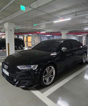 Audi S8 4.0 TFSI Quattro LWB — пробег 11 200 км — фото 1 из 5