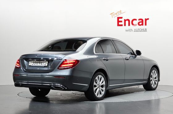 Mercedes-Benz E-Class E220d 4MATIC Exclusive — пробег 187 327 км — фото 2 из 5