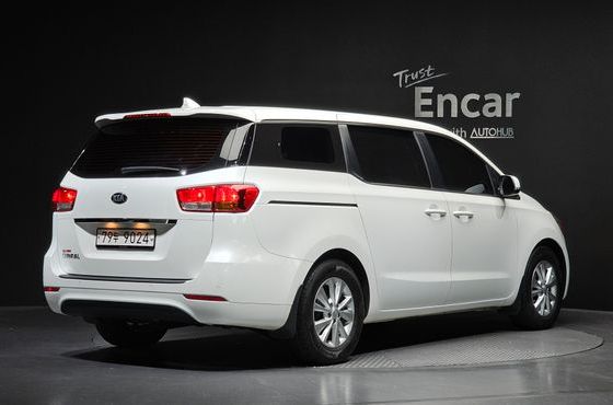 Kia Carnival 11-seater Deluxe — пробег 65 440 км — фото 2 из 5