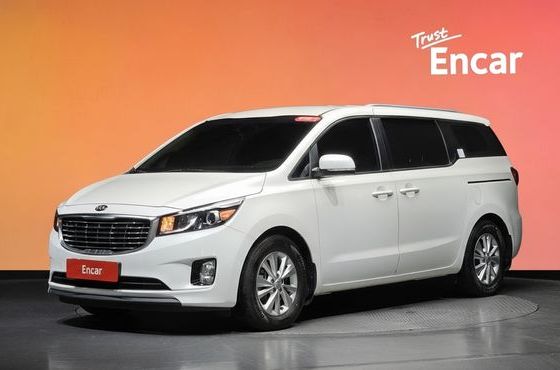 Kia Carnival 11-seater Deluxe — пробег 65 440 км — фото 1 из 5