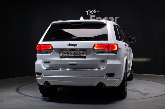 Jeep Cherokee 3.0 Diesel Overland WK2 — пробег 105 665 км — фото 4 из 5