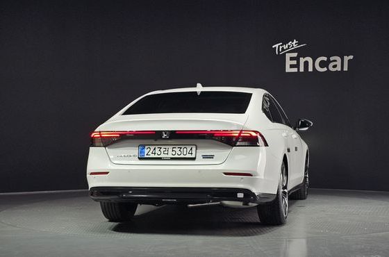 Honda Accord 2.0 Hybrid Touring — пробег 9 164 км — фото 4 из 5