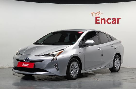 Toyota Prius 1.8 E — пробег 55 844 км — фото 1 из 5