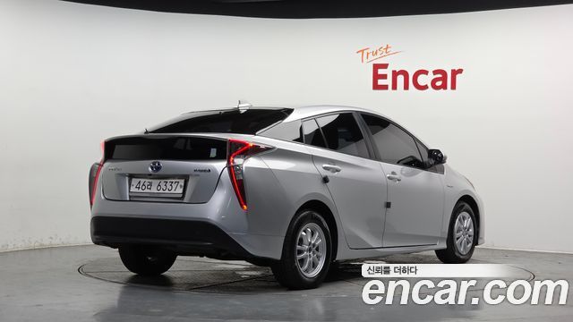 Toyota Prius из Кореи Encar