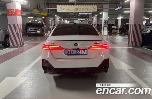 BMW i5 eDrive 40 M Sport — пробег 18 000 км — фото 3 из 5