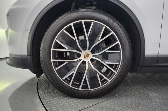 Porsche Macan Base 4 — пробег 46 330 км — фото 5 из 5
