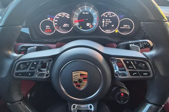 Porsche Cayenne 4.0 Turbo — пробег 9 700 км — фото 5 из 5