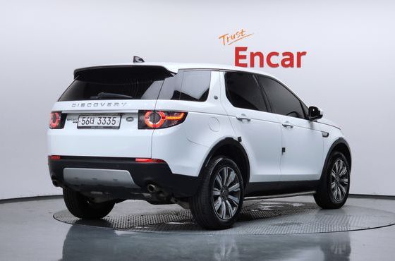 Land Rover Discovery Sport 2.0 TD4 HSE Luxury — пробег 74 602 км — фото 2 из 5