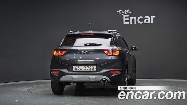 Kia Stonic из Кореи Encar