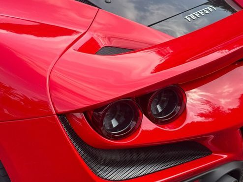 Ferrari F8 3.9 V8 — пробег 19 000 км — фото 5 из 5